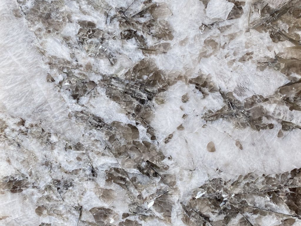 Exotic Exodus White Granite Stone Slabs and Countertops