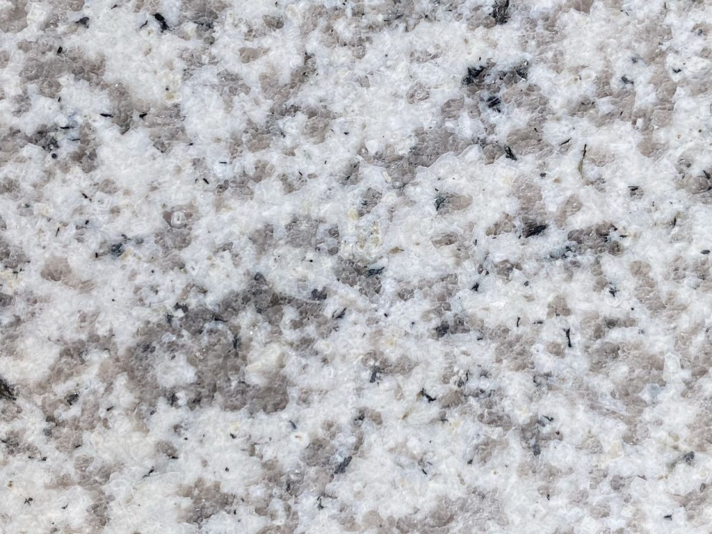 Chic G655 Hazel White Granite Stone Slabs and Countertops